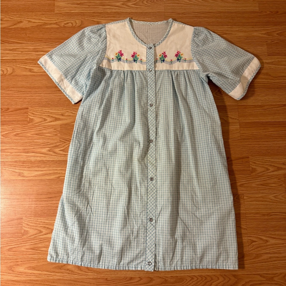 Vintage Blue white gingham nightgown dress with Floral Embroidery with pockets!